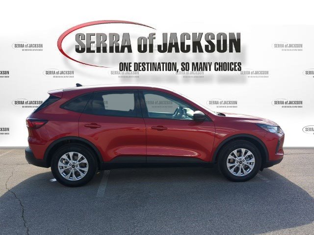 Used 2025 Ford Escape Active w/ Cold Weather Package image 10