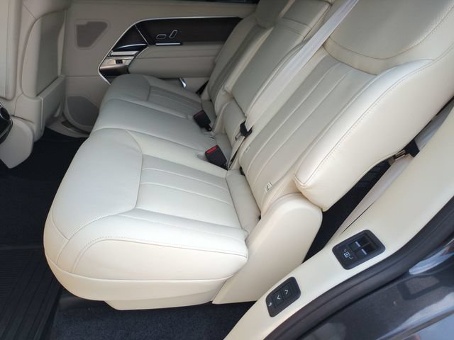 New 2026 Land Rover Range Rover Long Wheelbase SE AWD/4WD image 15