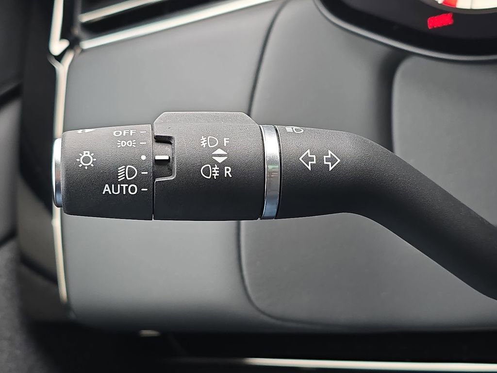 Used 2025 Land Rover Range Rover Sport SE image 30