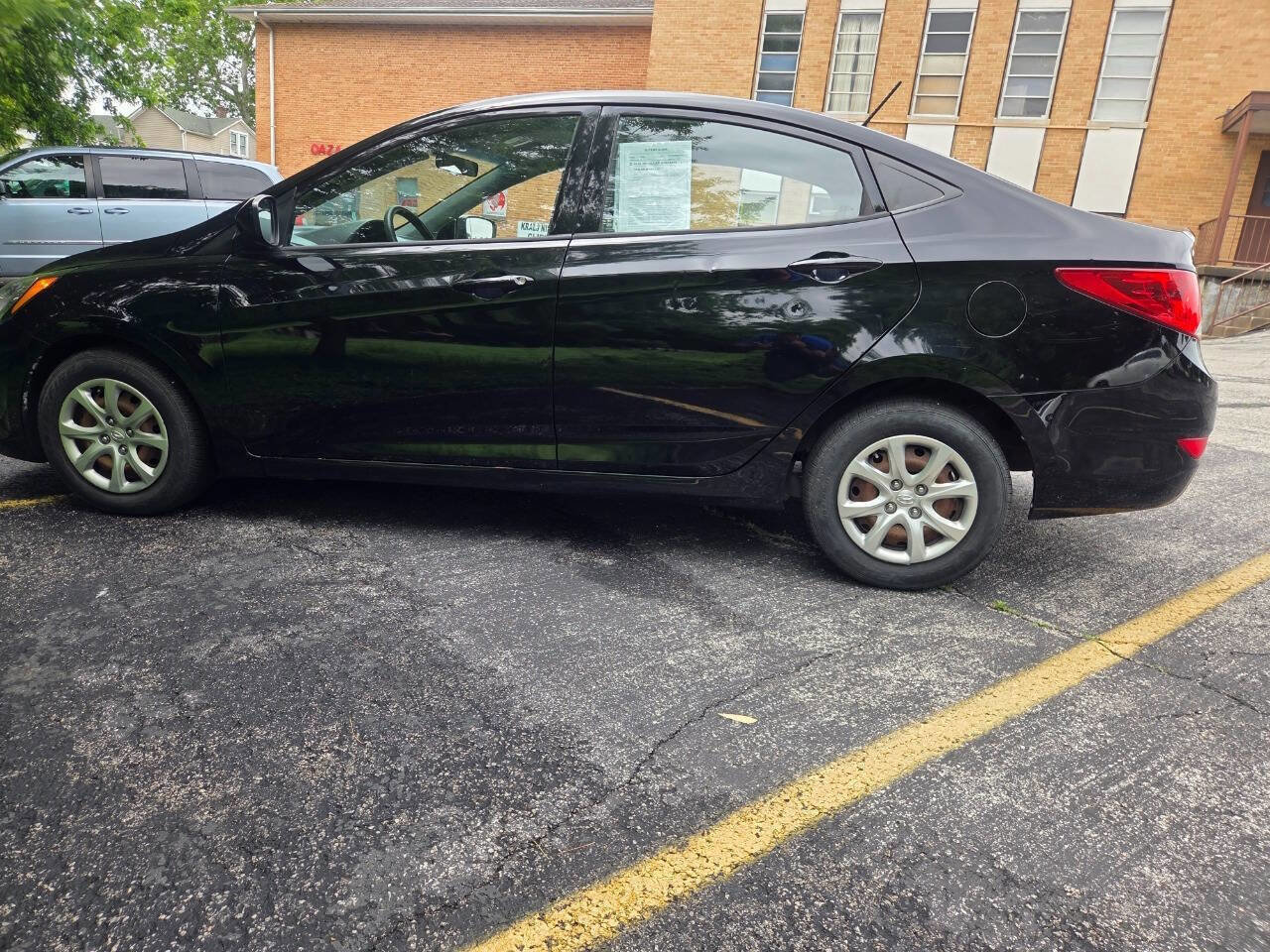 Used 2014 Hyundai Accent GLS w/ Option Group 2 FWD image 7