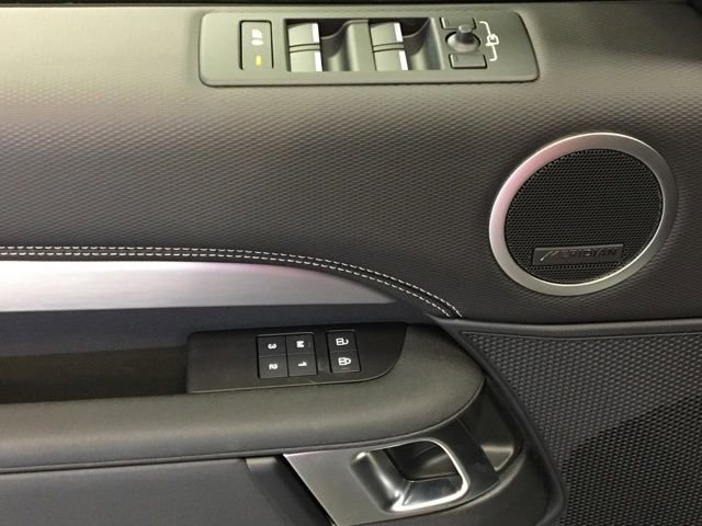 New 2024 Land Rover Discovery Dynamic SE image 10