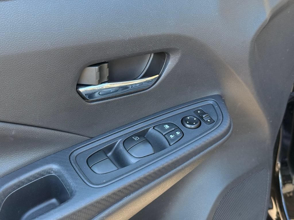 Used 2023 Nissan Versa SV FWD image 21