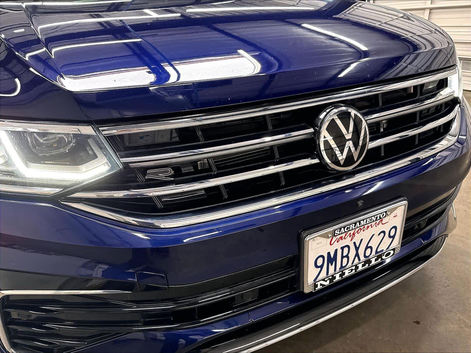 Used 2022 Volkswagen Tiguan SEL Premium R-Line AWD/4WD image 37