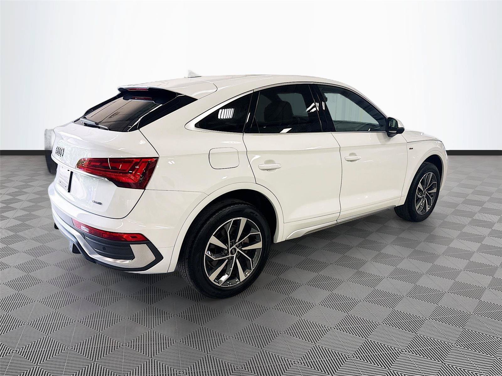 Certified 2023 Audi Q5 2.0T Premium Plus w/ Premium Plus Package AWD/4WD image 33