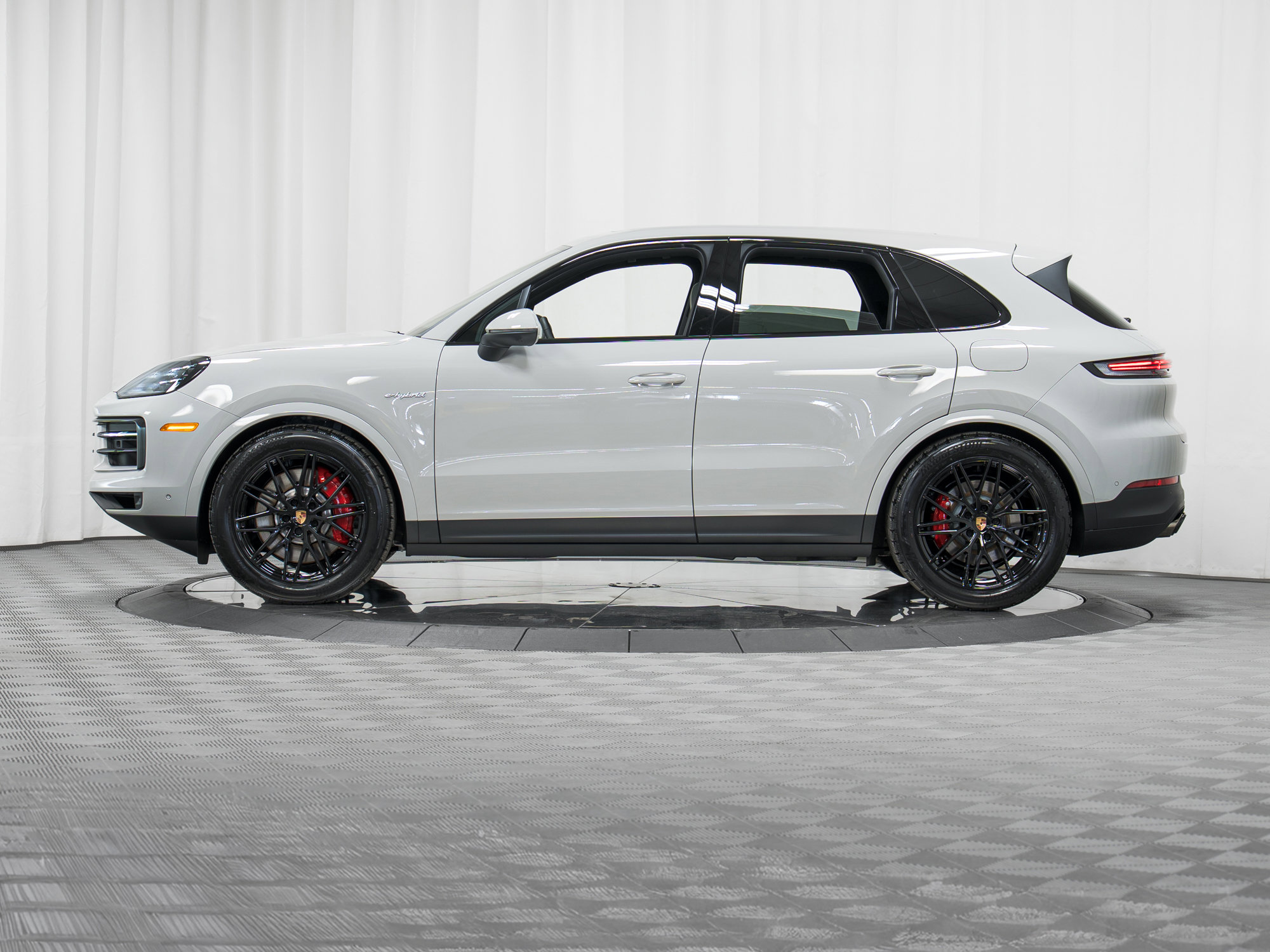 New 2026 Porsche Cayenne S image 29