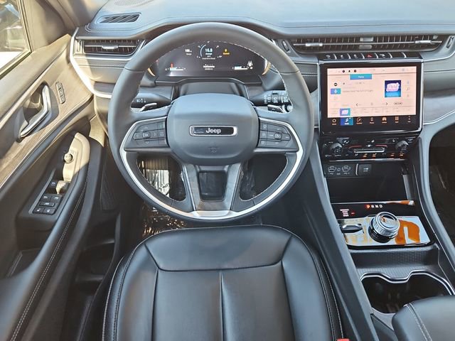 Used 2025 Jeep Grand Cherokee Limited image 15