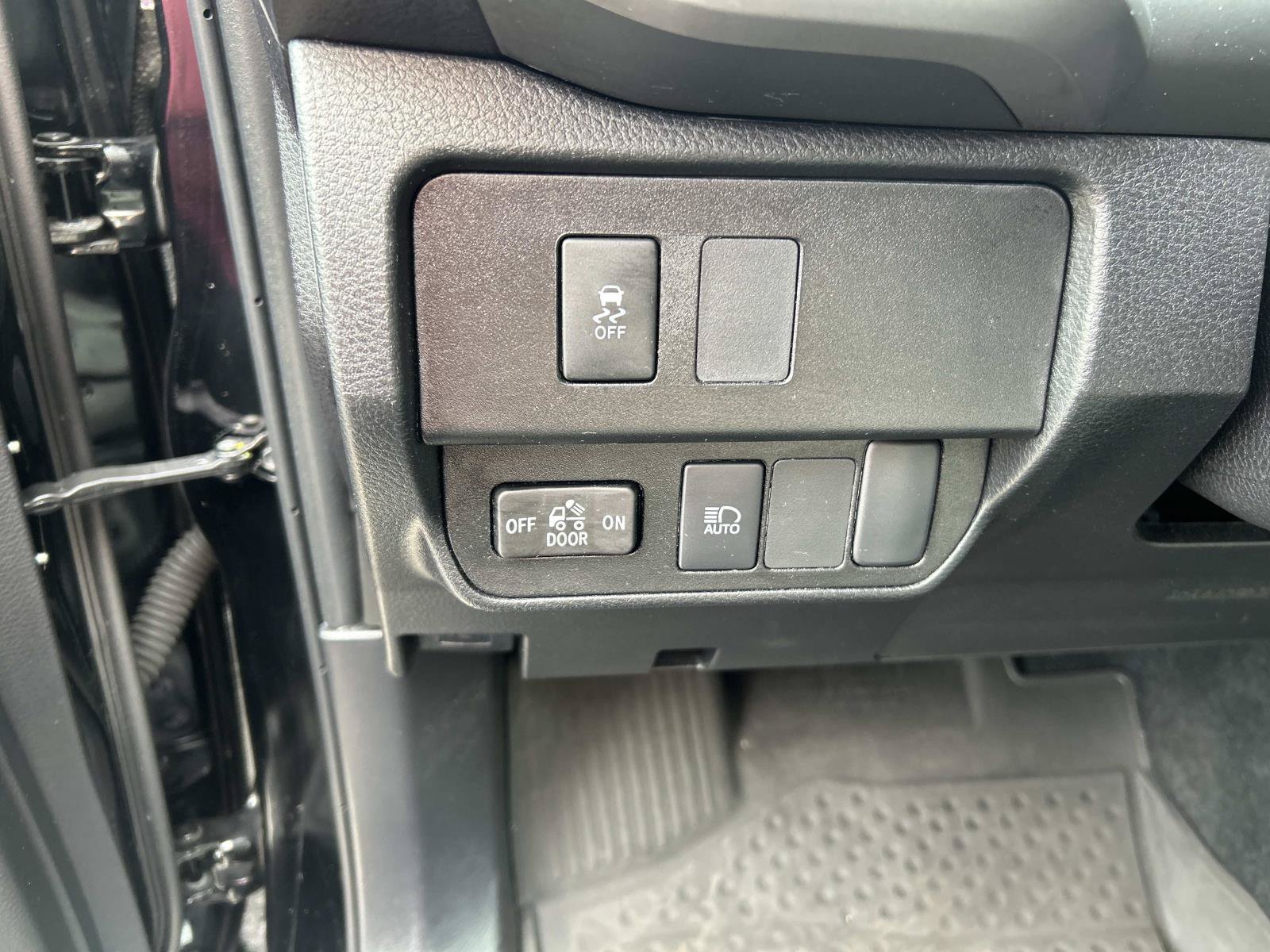 Used 2023 Toyota Tacoma SR5 AWD/4WD image 19