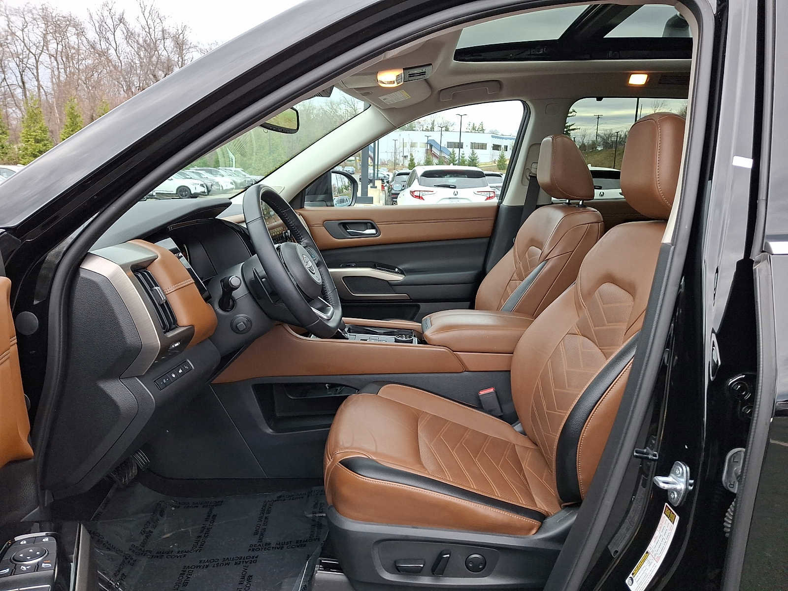 Used 2022 Nissan Pathfinder Platinum w/ Cargo Package AWD/4WD image 13