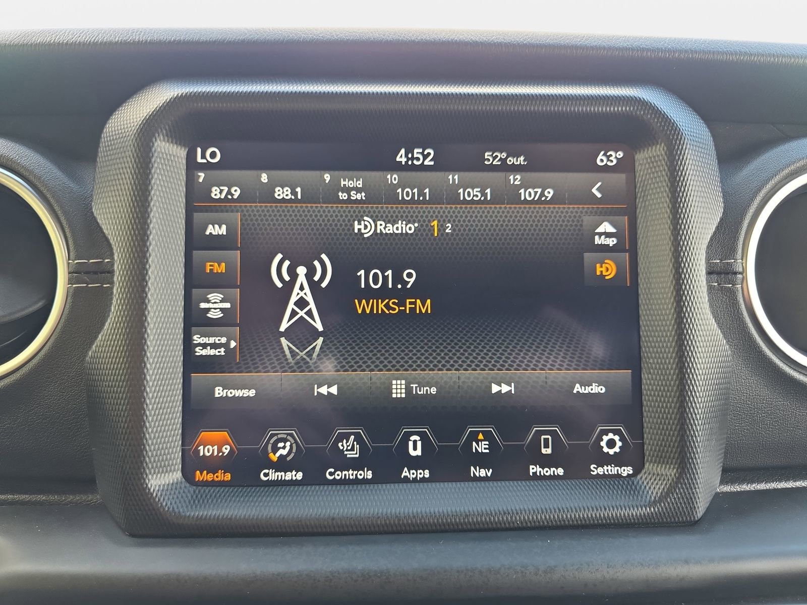 Used 2021 Jeep Wrangler Unlimited Sahara image 20