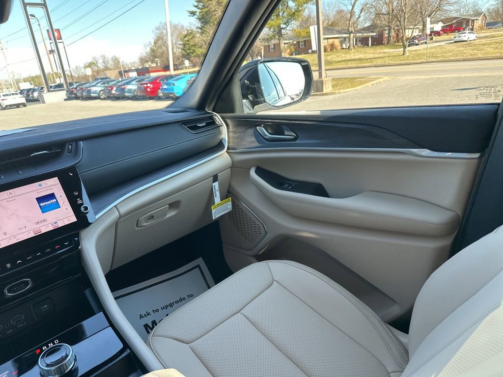 New 2026 Jeep Grand Cherokee Limited image 15