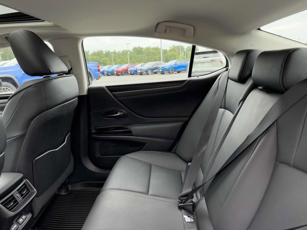 Used 2022 Lexus ES 350 w/ Premium Package image 17