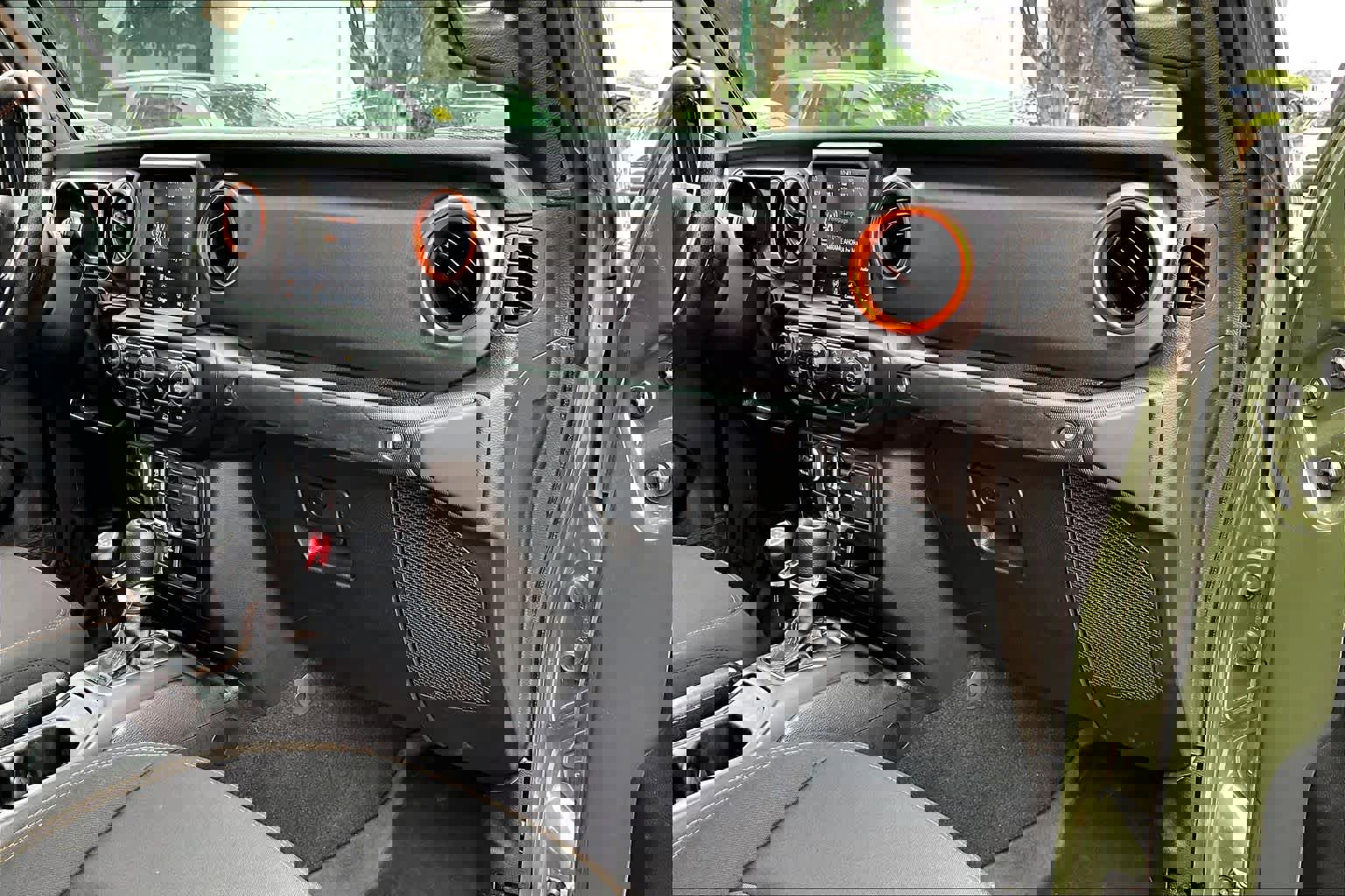 Used 2023 Jeep Gladiator Mojave w/ Cold Weather Group AWD/4WD image 18