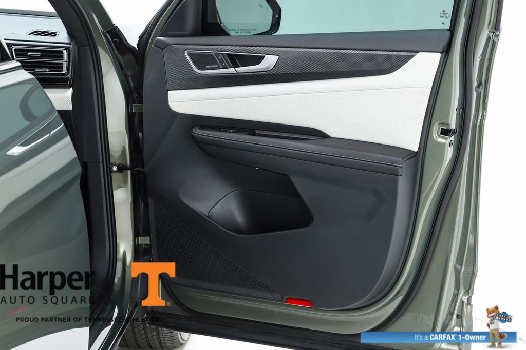 Used 2025 Volkswagen Atlas Cross Sport SEL Premium R-Line image 32