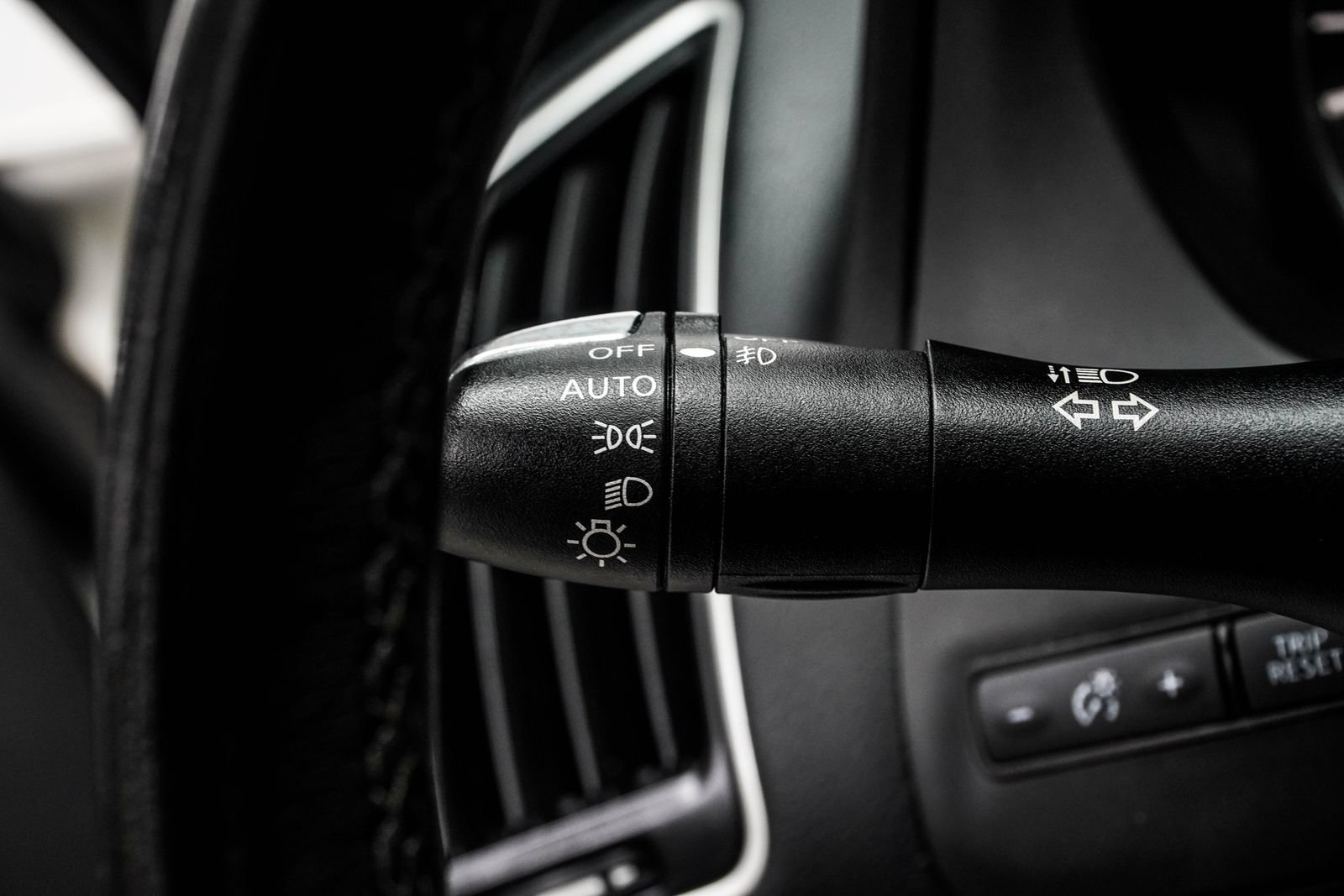 Used 2019 INFINITI Q50 Signature Edition AWD/4WD image 32