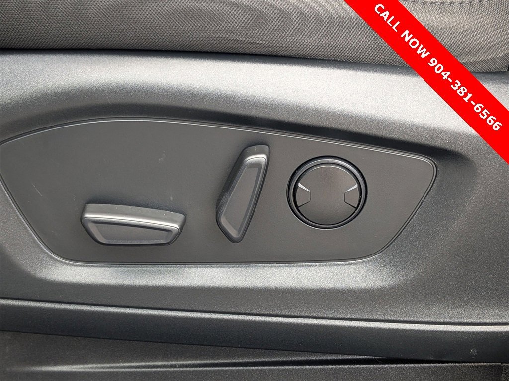 Used 2022 Ford Explorer XLT image 22