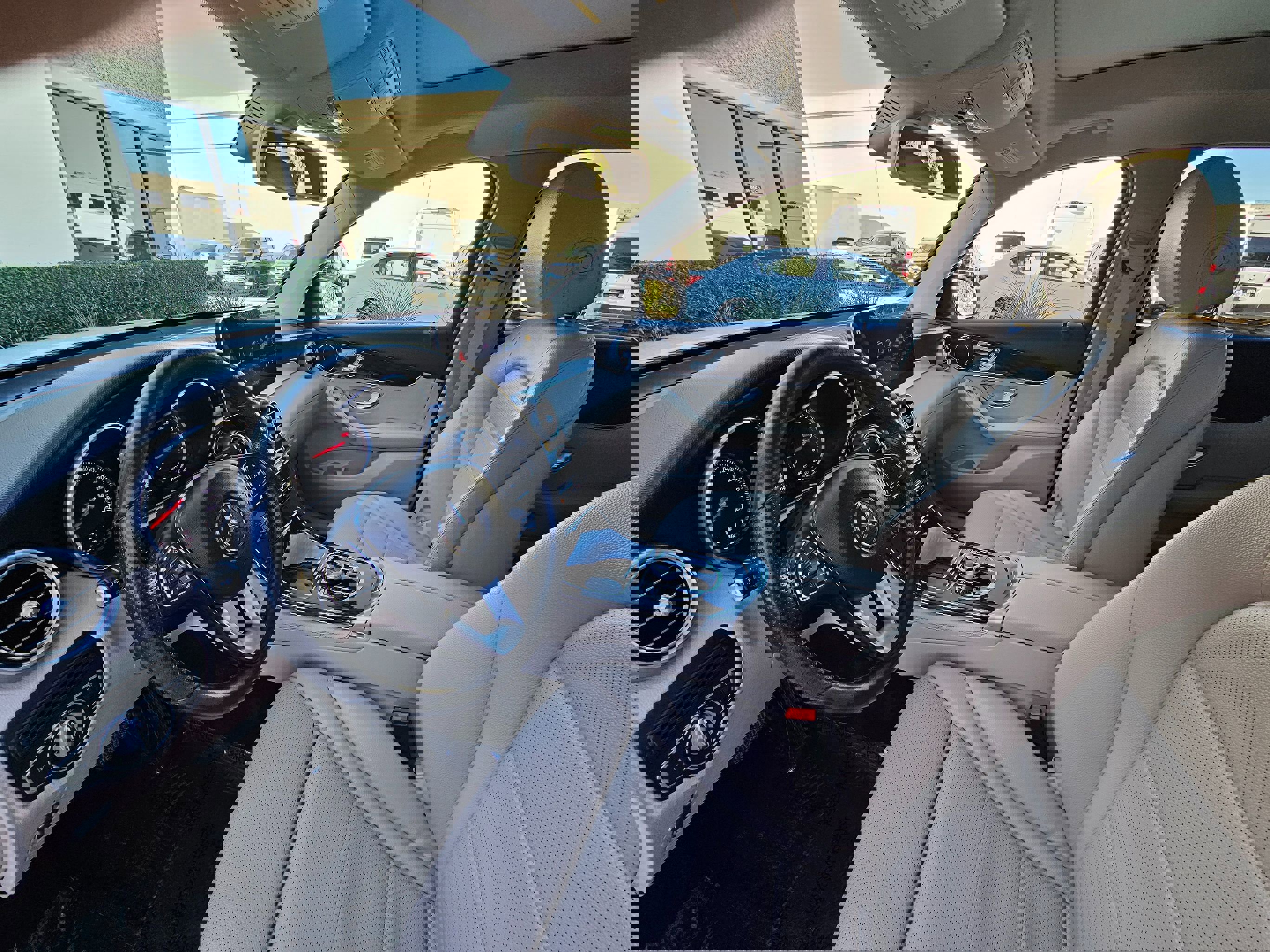 Used 2017 Mercedes-Benz GLC 300 4MATIC SUV image 17