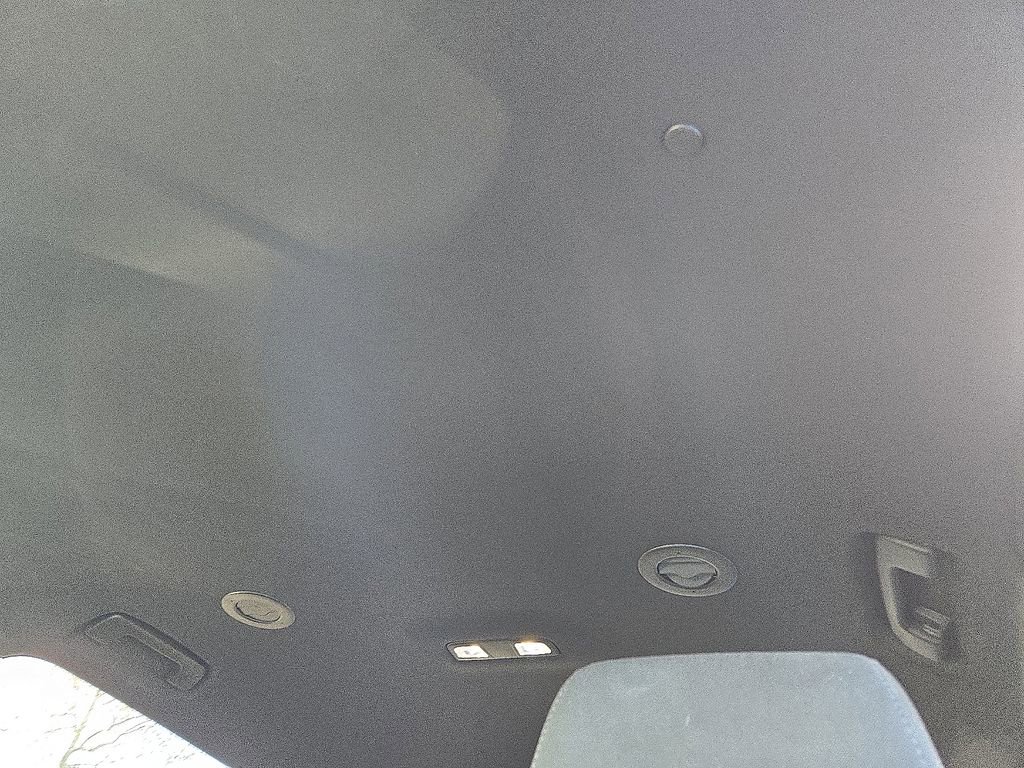 Used 2023 Chevrolet Traverse LT image 19