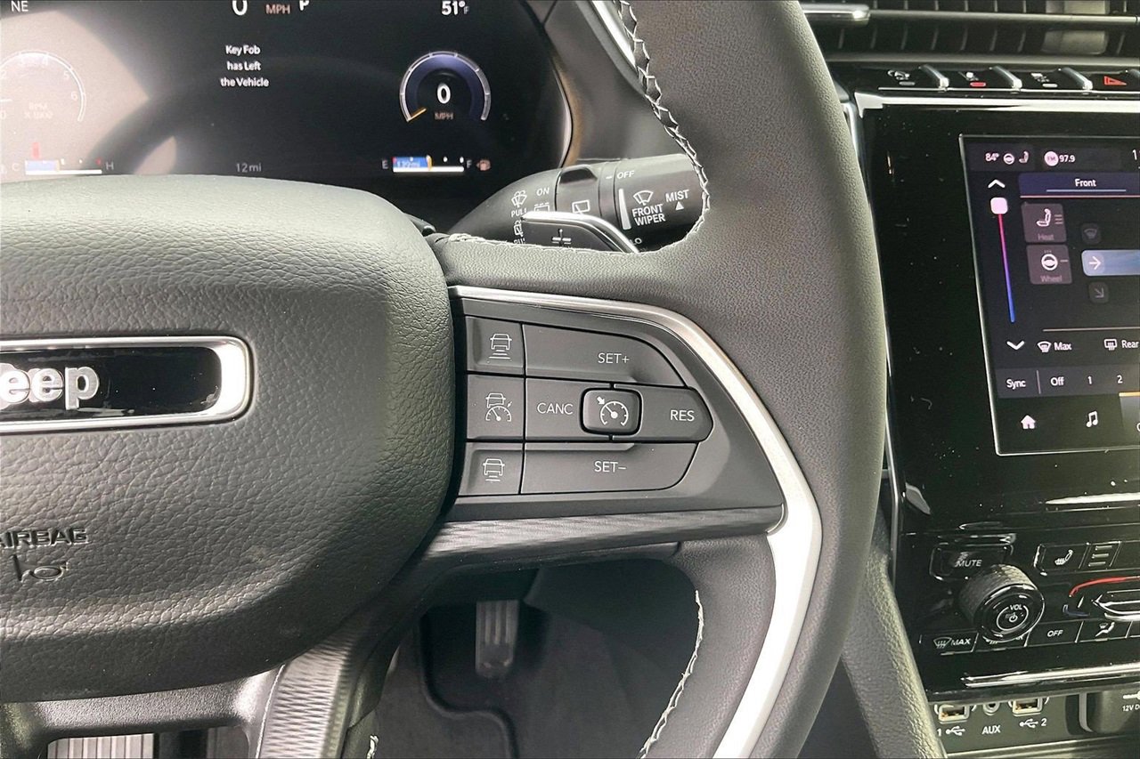 New 2025 Jeep Grand Cherokee L Laredo w/ Luxury Tech Group I image 30