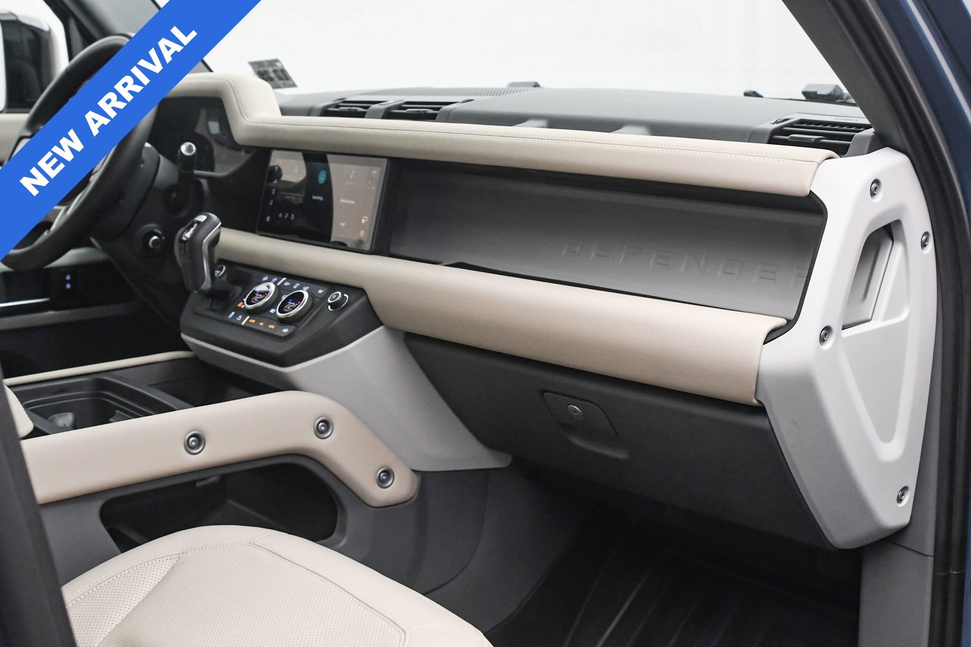 Used 2024 Land Rover Defender 110 S image 19