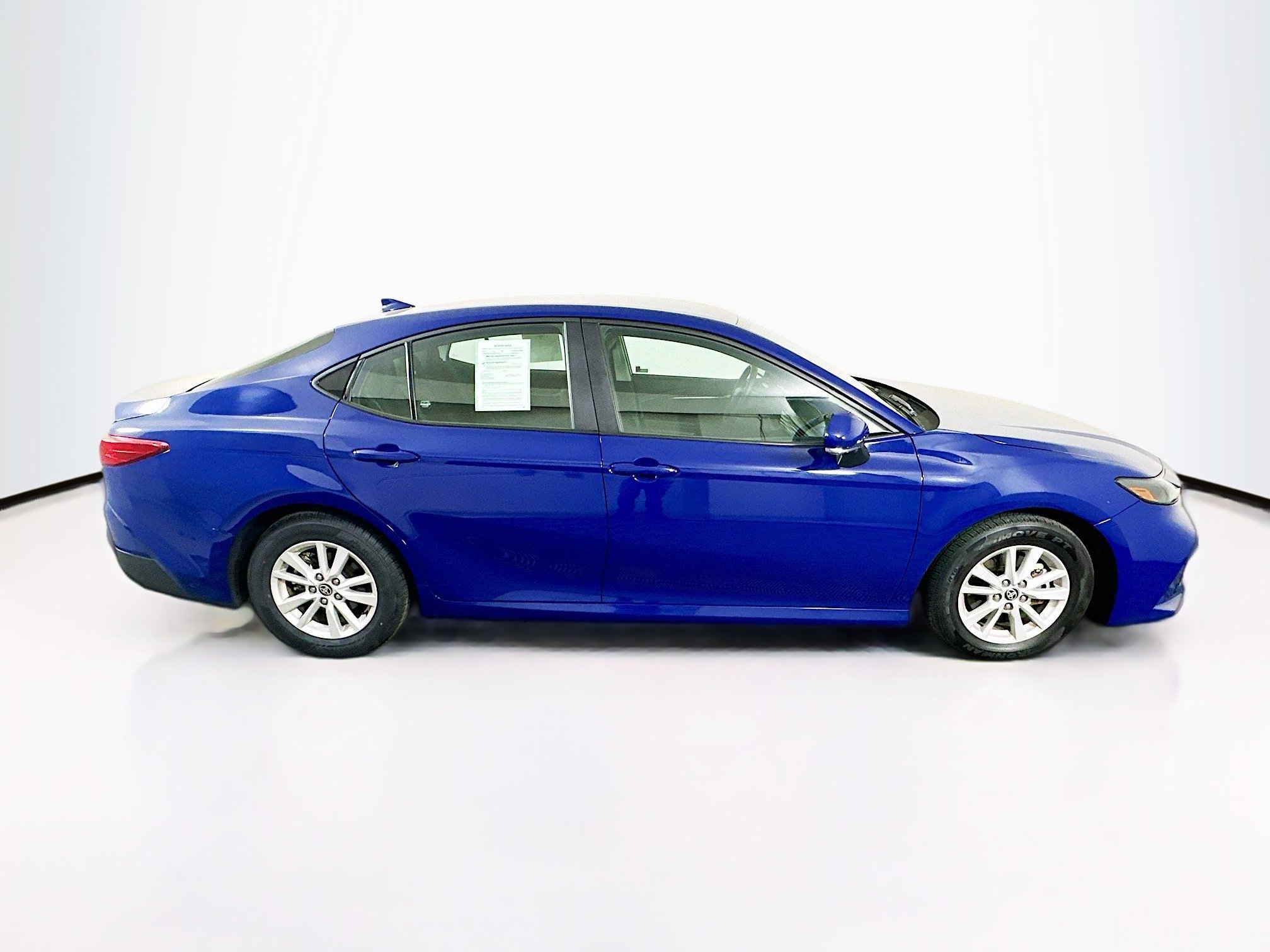 Used 2025 Toyota Camry LE image 10
