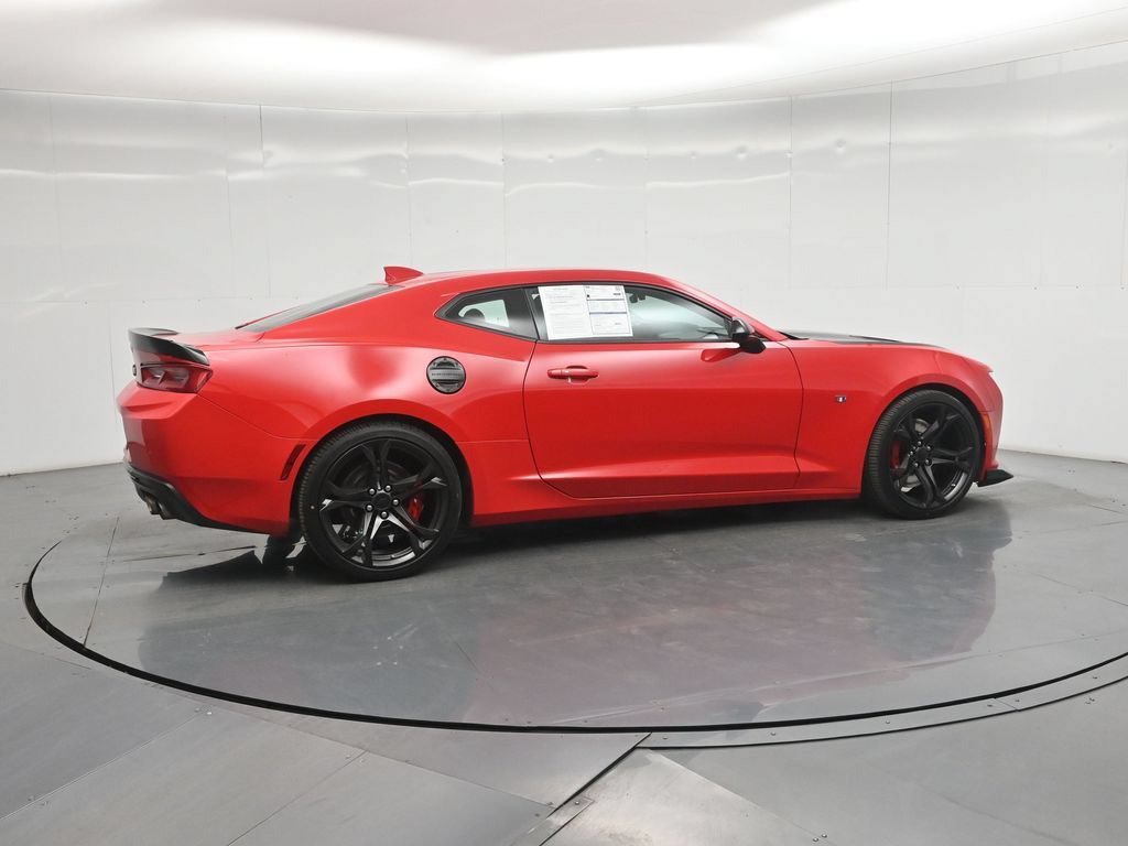 Used 2018 Chevrolet Camaro SS RWD image 22
