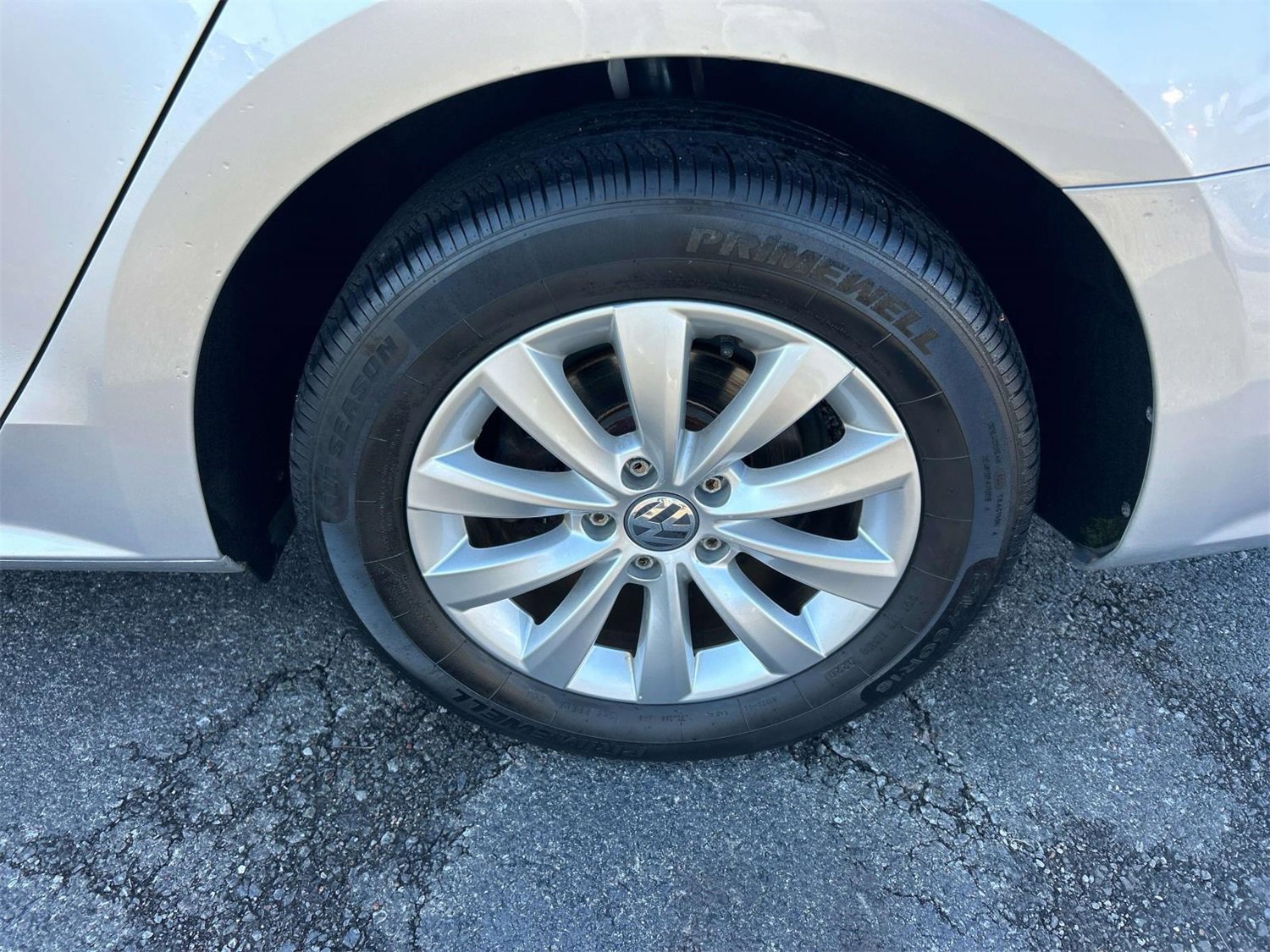 Used 2015 Volkswagen Passat 1.8T Wolfsburg Edition image 13