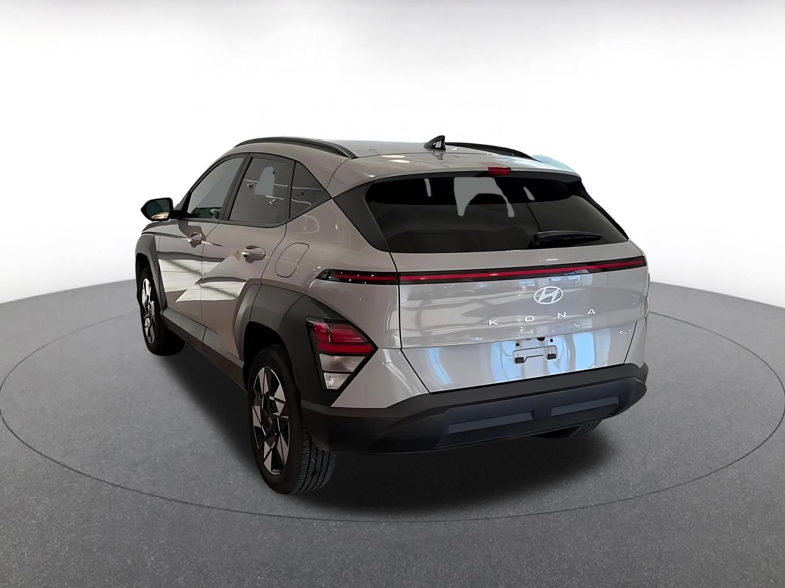 Used 2025 Hyundai Kona SEL image 11
