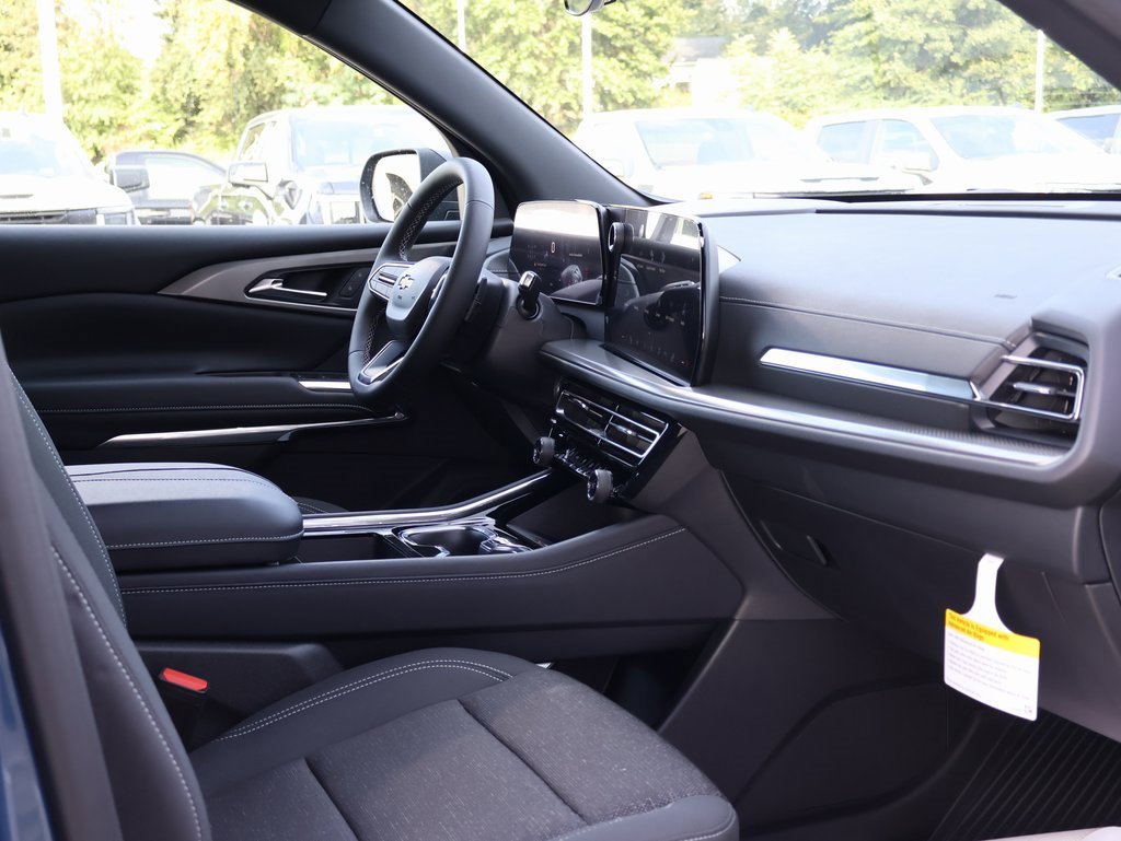 New 2026 Chevrolet Traverse LT w/ LPO, Floor Liner Package image 35