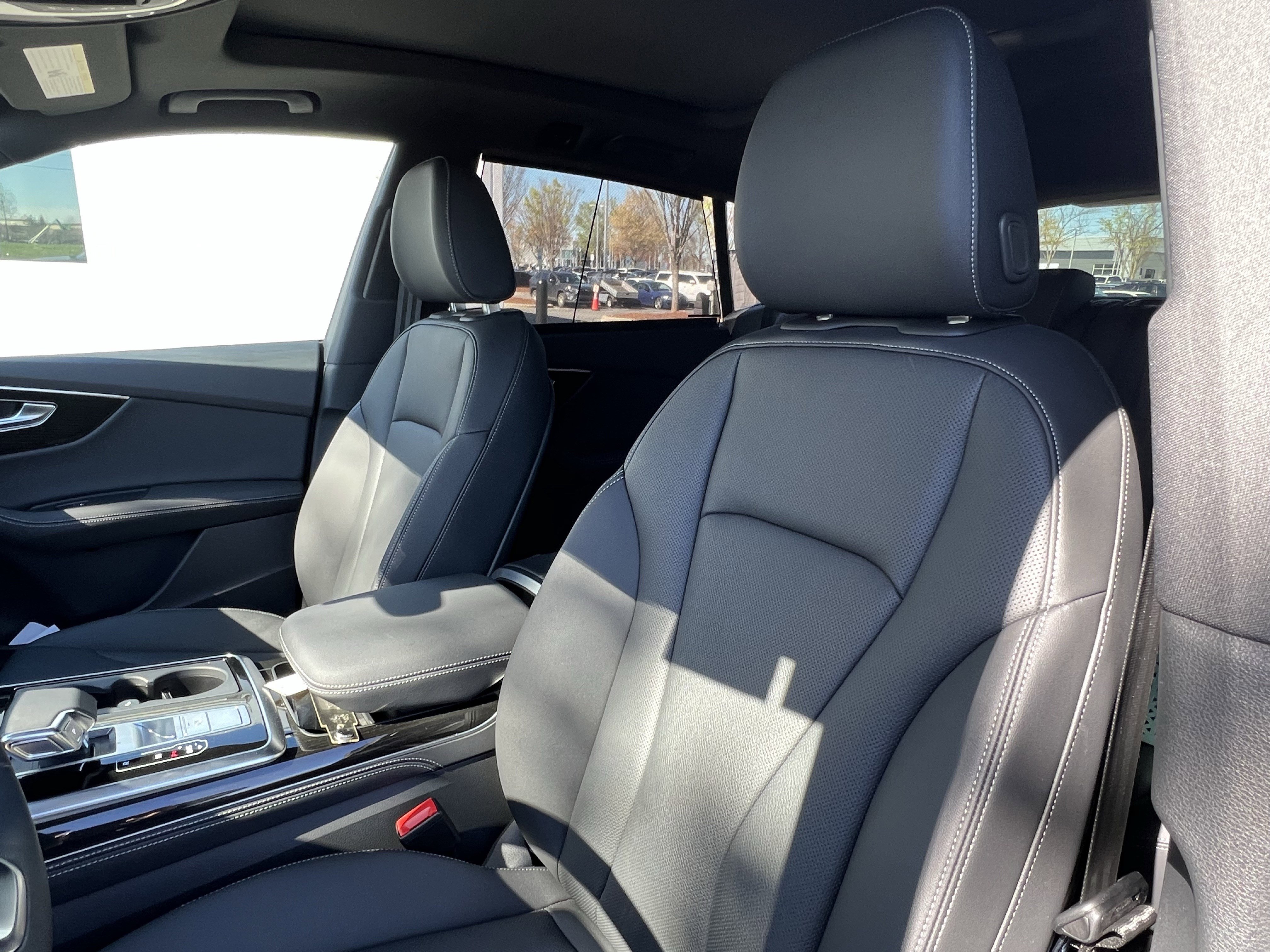 Used 2025 Audi Q8 Premium Plus image 16