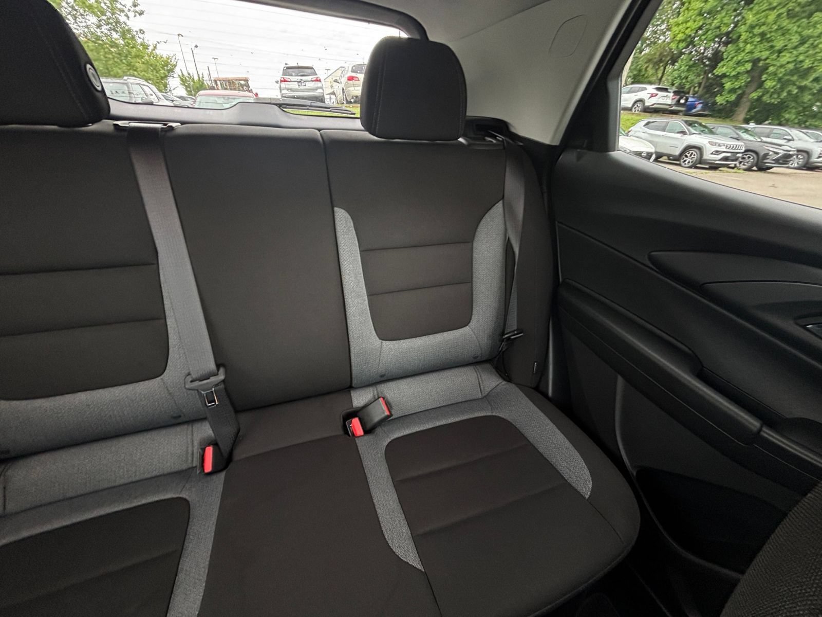 Used 2025 Chevrolet TrailBlazer LT FWD image 35