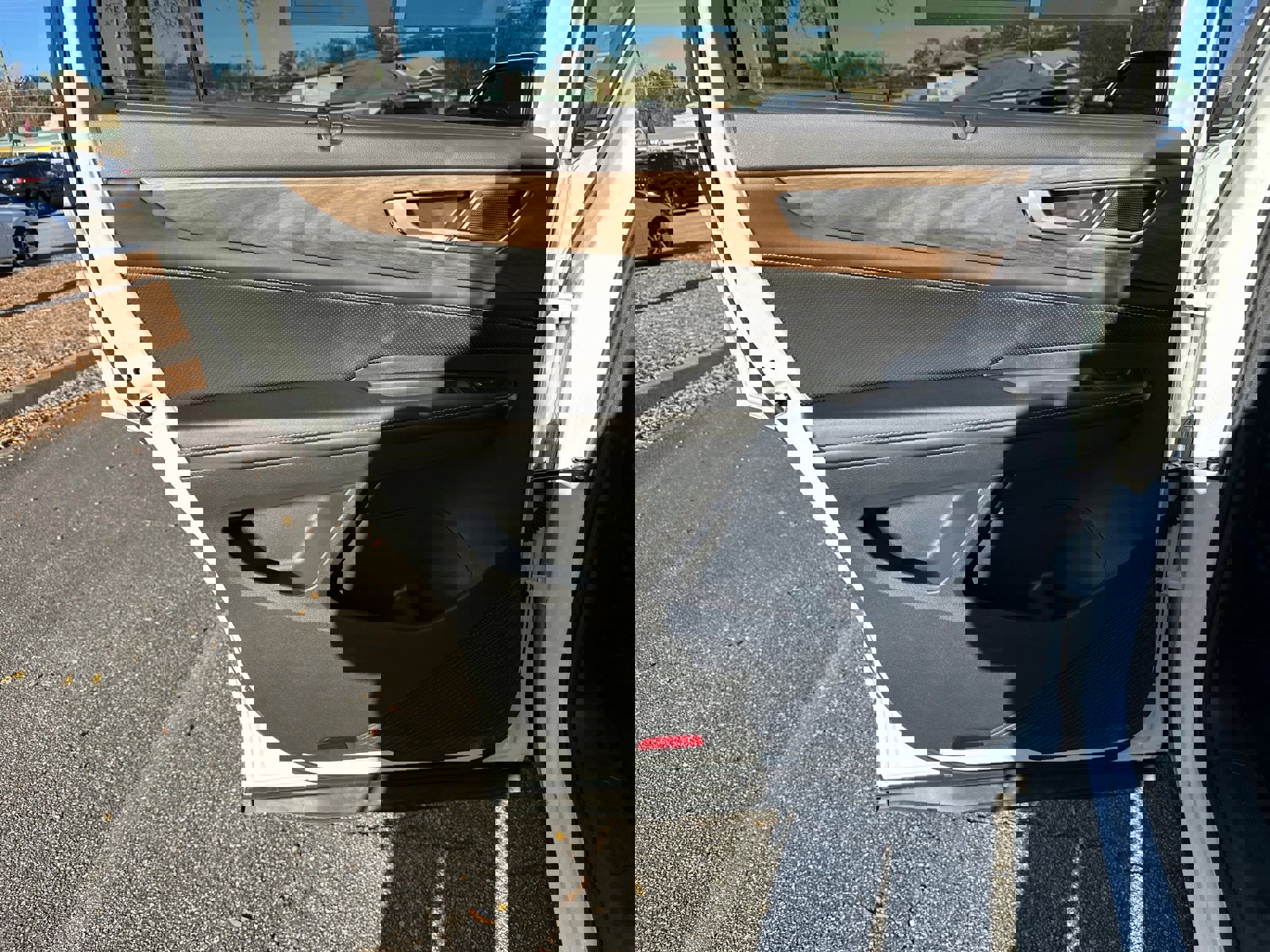 Used 2024 Volkswagen Atlas SE image 22