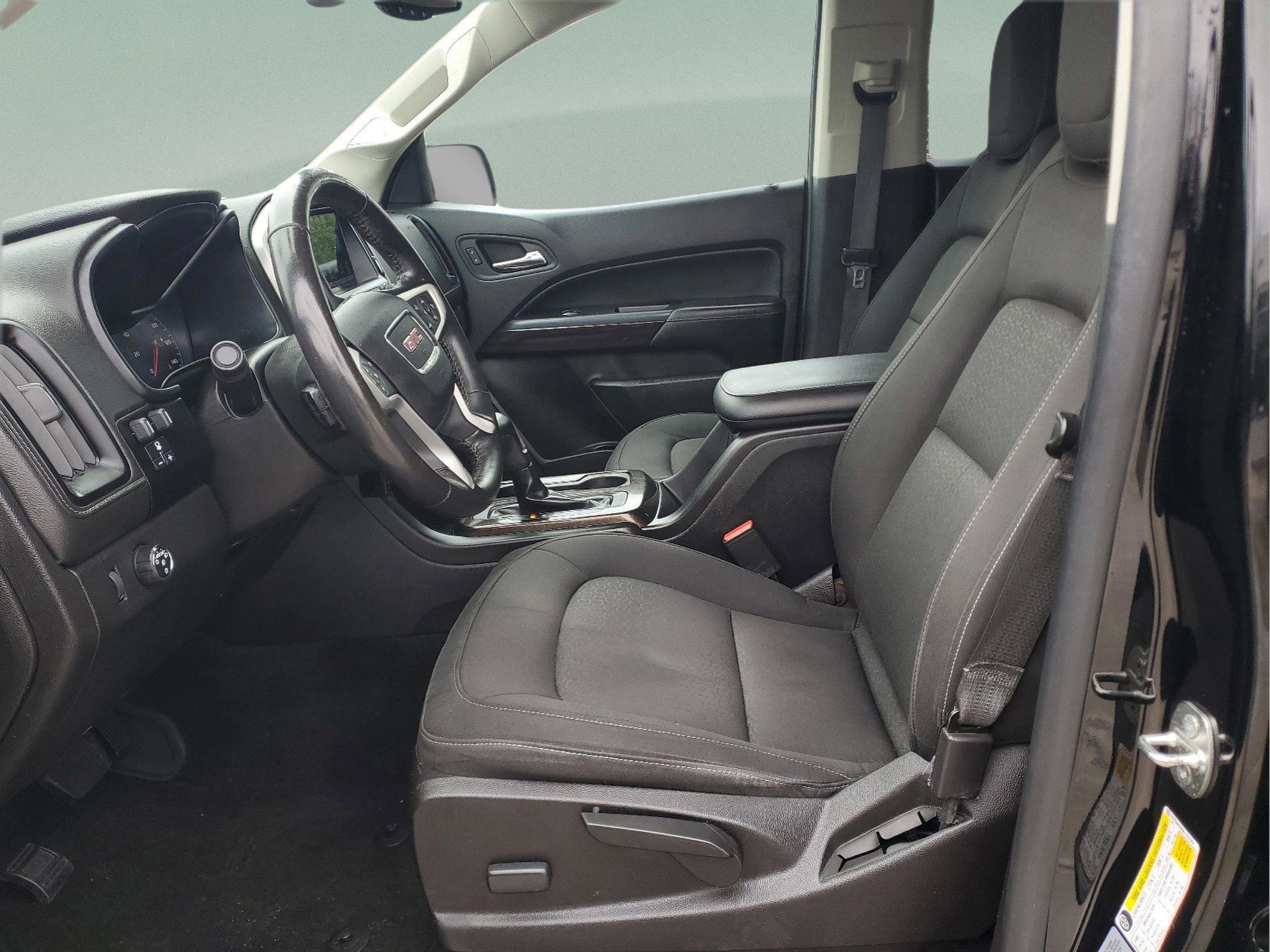 Used 2017 GMC Canyon SLE w/ Nightfall Edition image 17