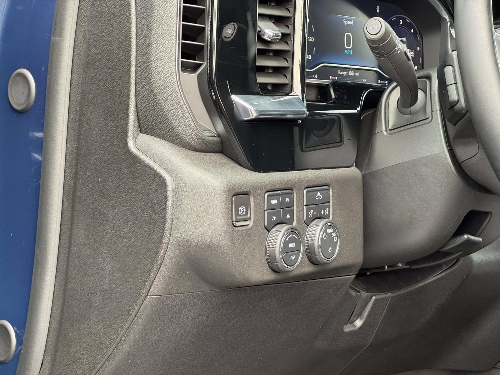 Used 2024 Chevrolet Silverado 1500 LT AWD/4WD image 12