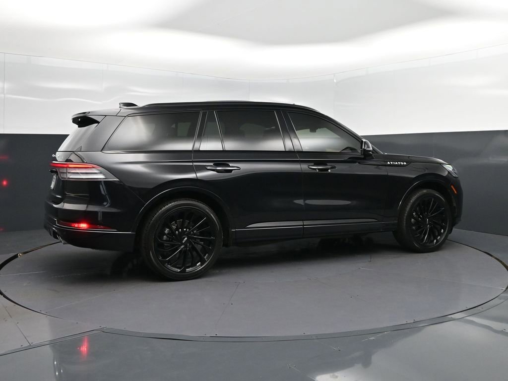 Used 2025 Lincoln Aviator Reserve w/ Equipment Group 201A image 8