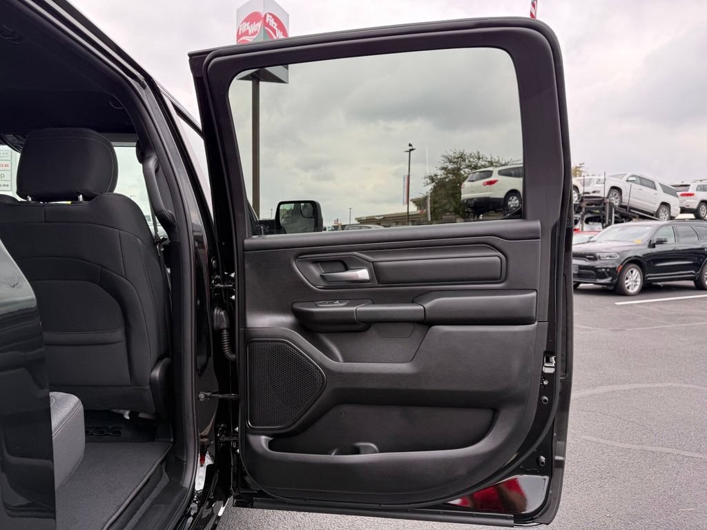 New 2026 RAM 1500 Express AWD/4WD image 21