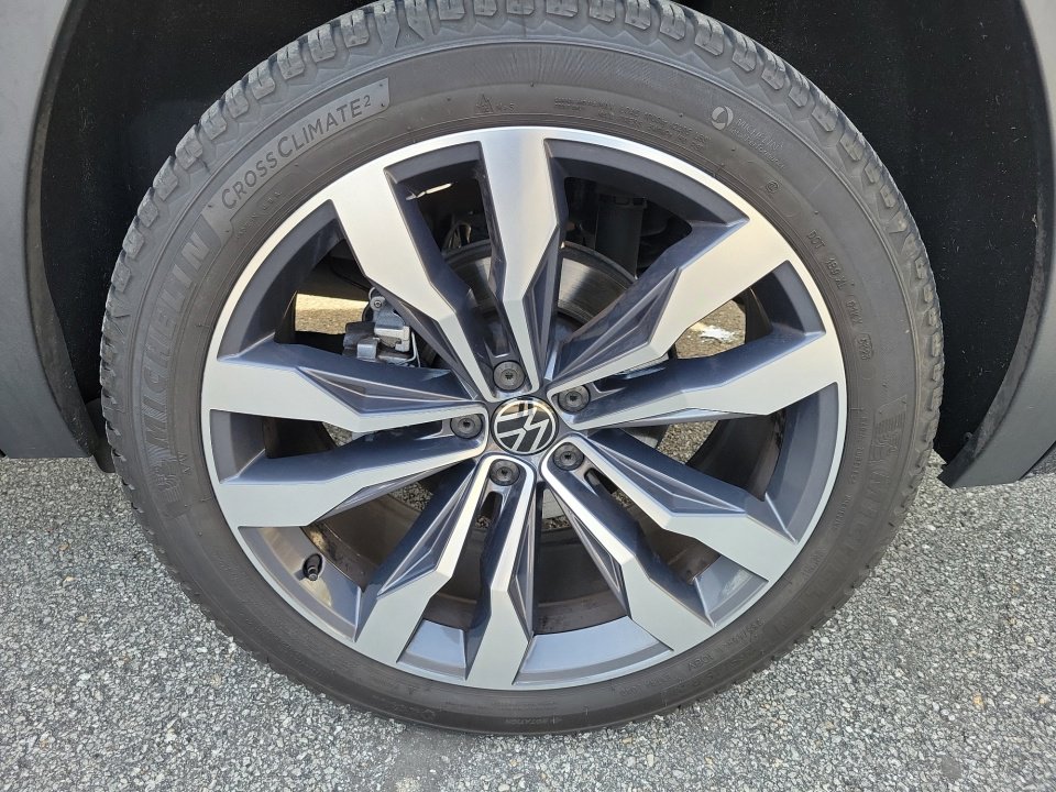 Used 2021 Volkswagen Atlas SEL R-Line image 26