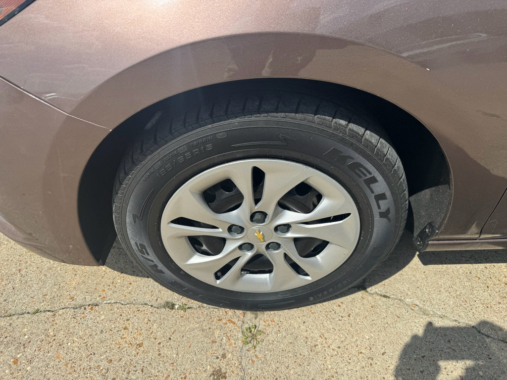 Used 2019 Chevrolet Cruze LS image 9