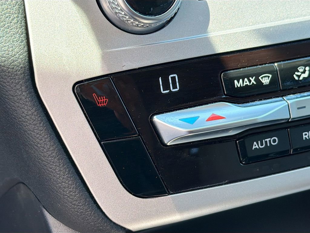 Used 2021 Ford Explorer XLT image 19