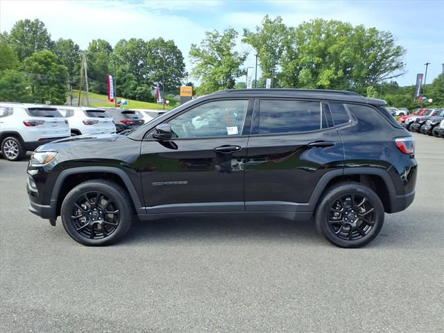 Used 2026 Jeep Compass Latitude AWD/4WD image 11