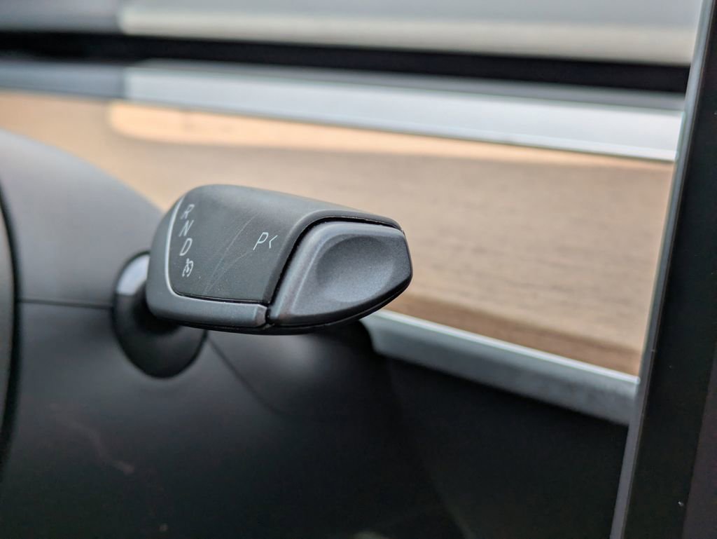 Used 2024 Tesla Model Y Long Range image 40