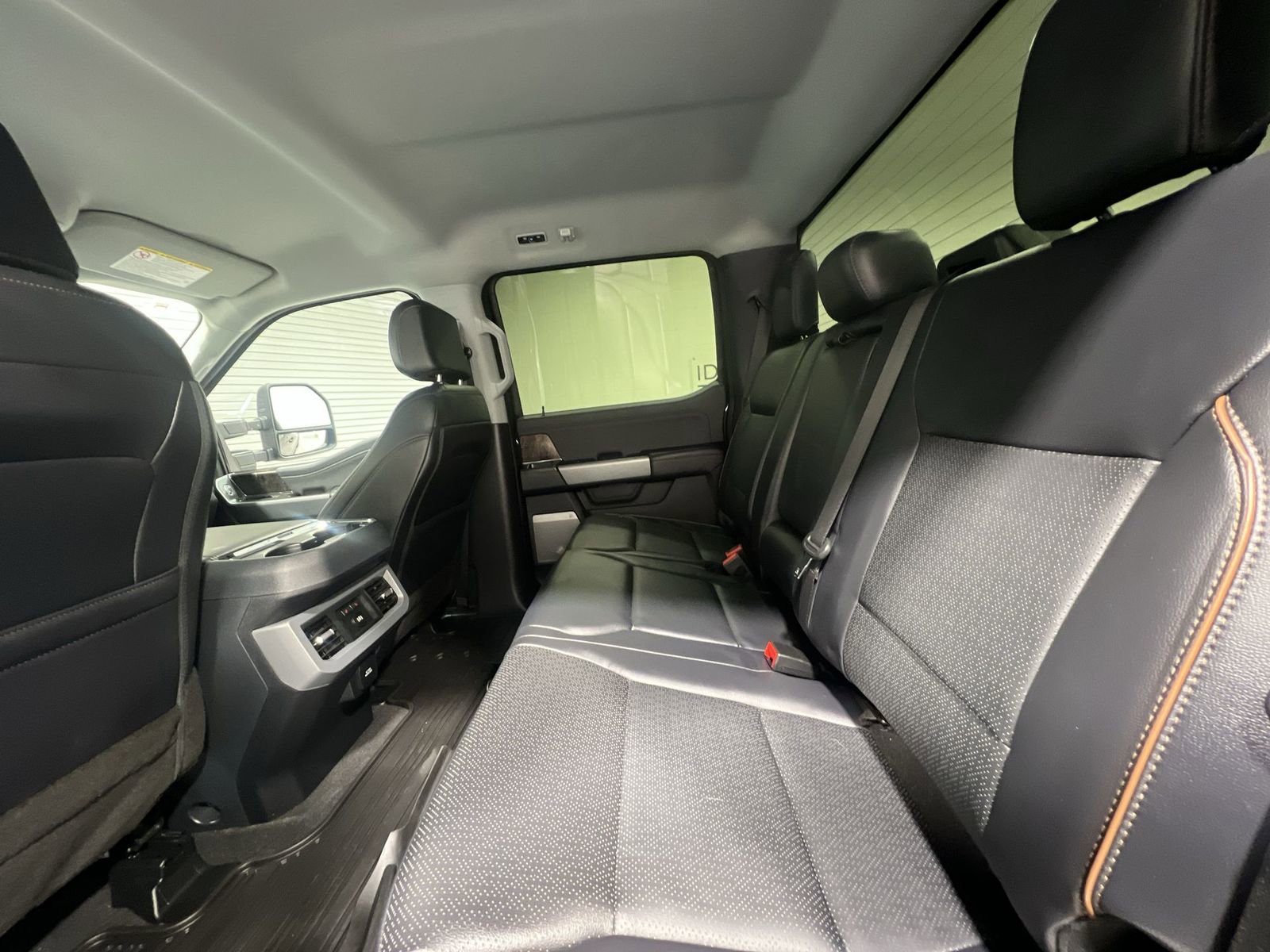 Used 2025 Ford F350 Lariat image 22