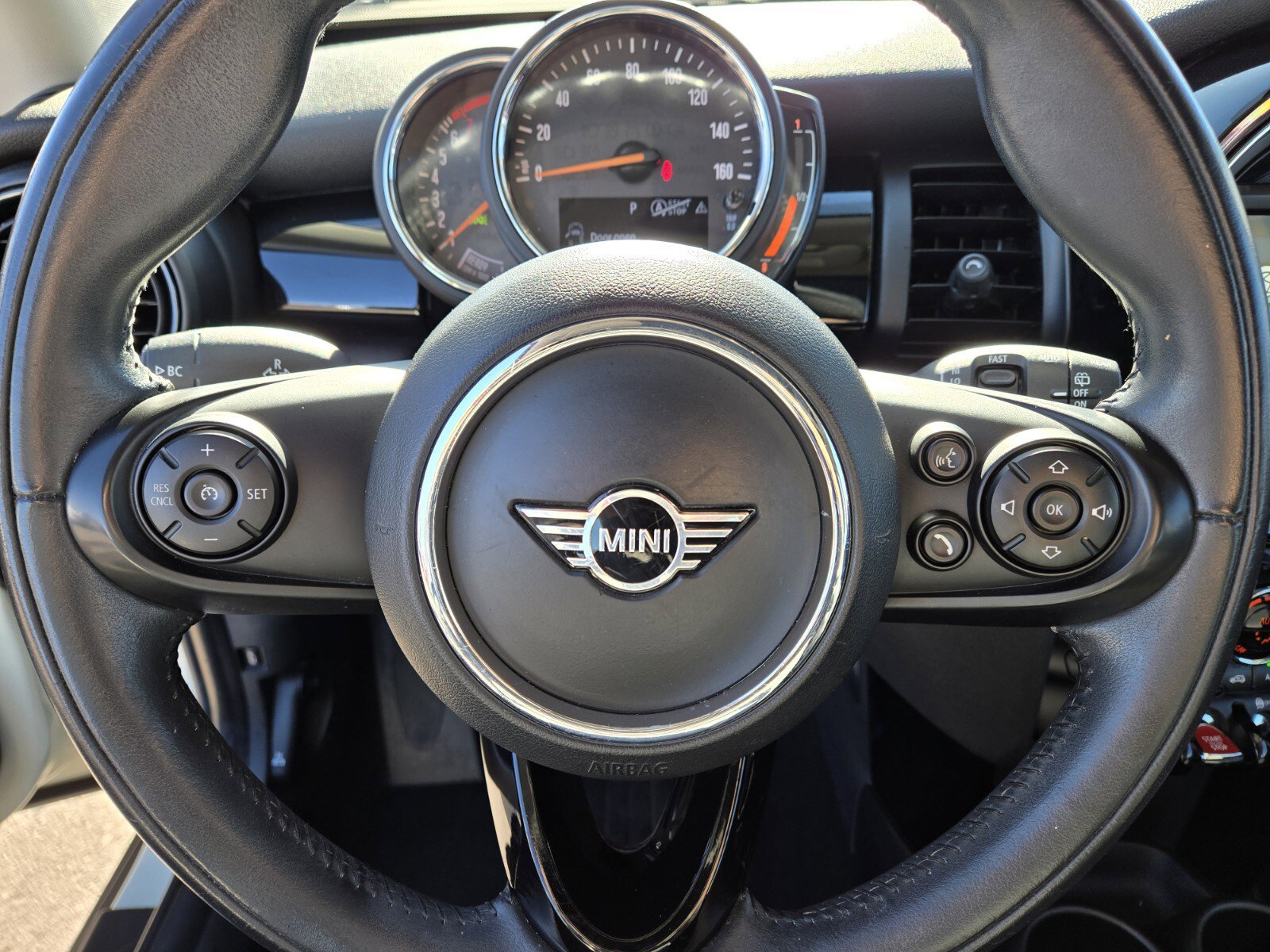 Used 2019 MINI Cooper 2-Door Hardtop image 19