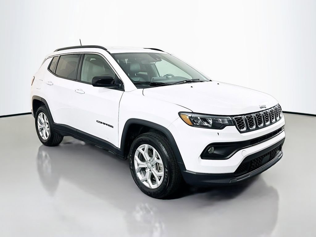 Used 2024 Jeep Compass Latitude image 1