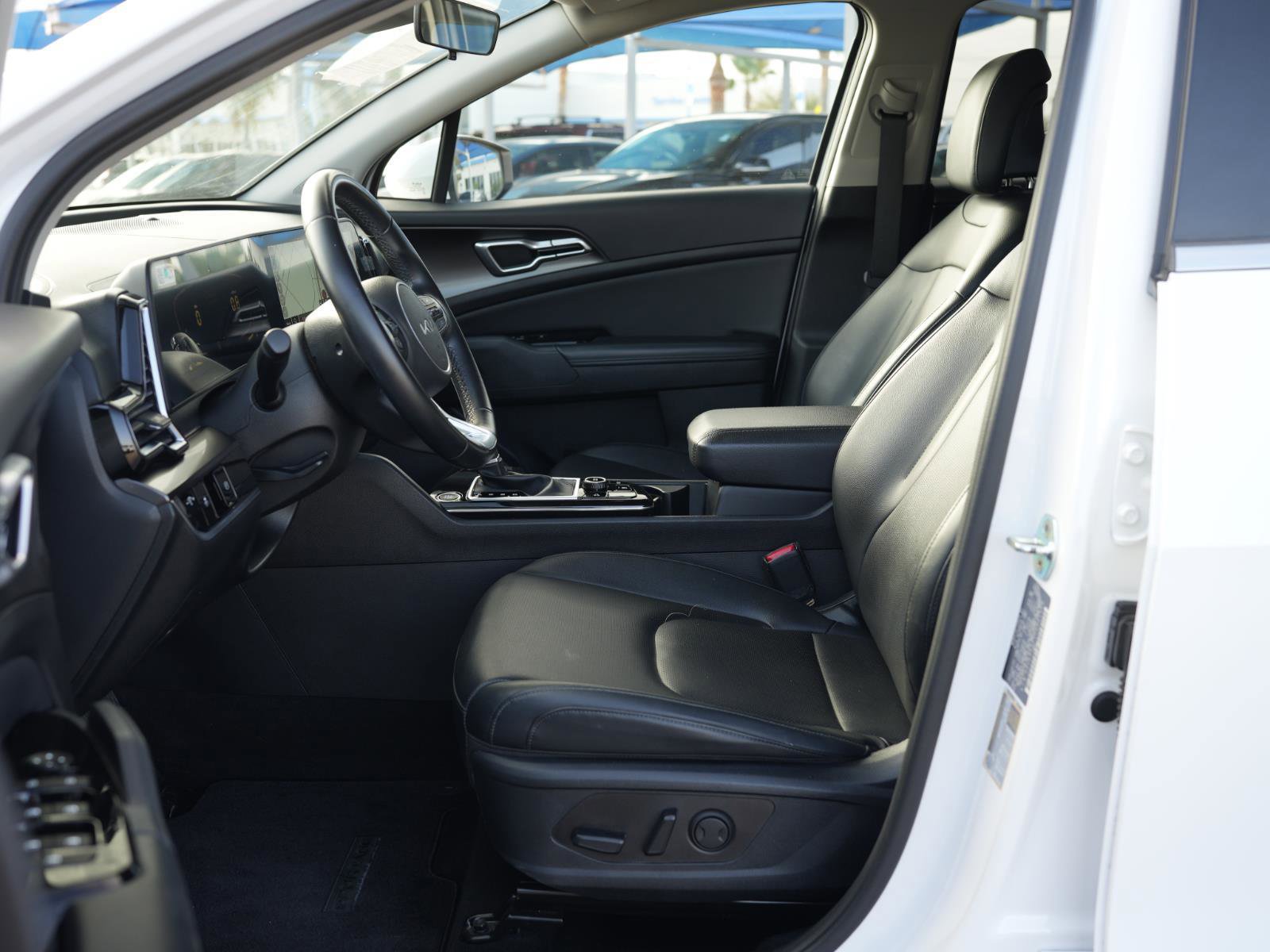 Used 2023 Kia Sportage EX image 16