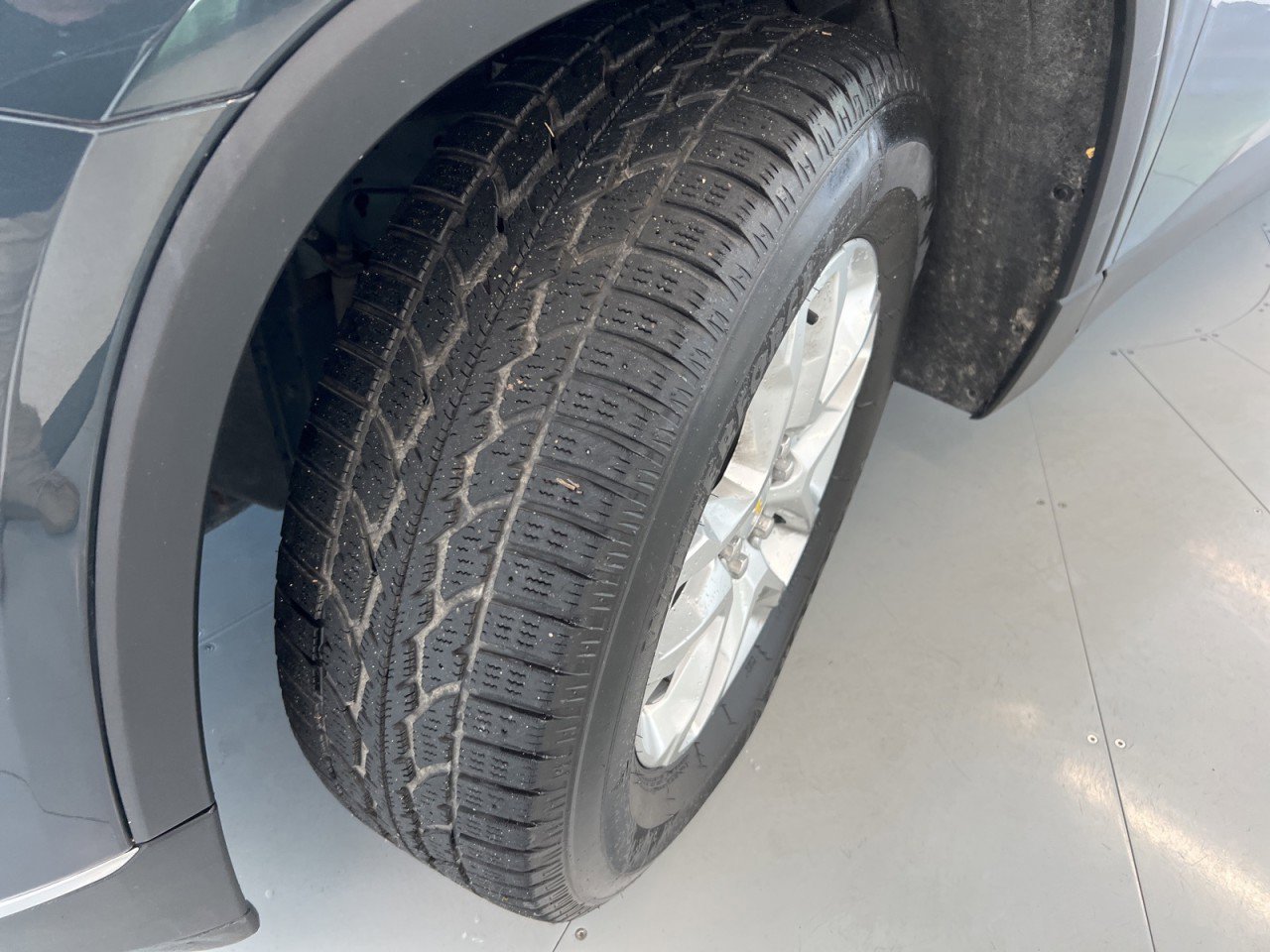 Used 2021 Chevrolet Traverse LT image 49