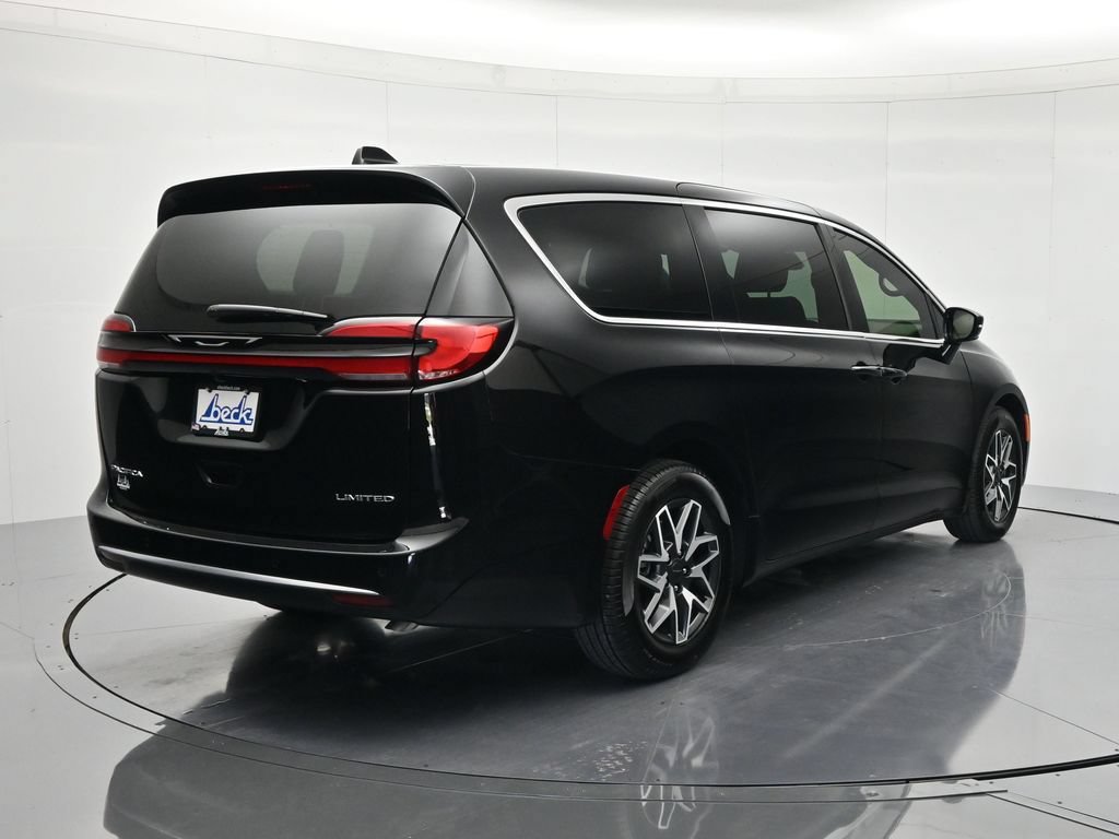 New 2027 Chrysler Pacifica Limited w/ Family Tech Group FWD image 5