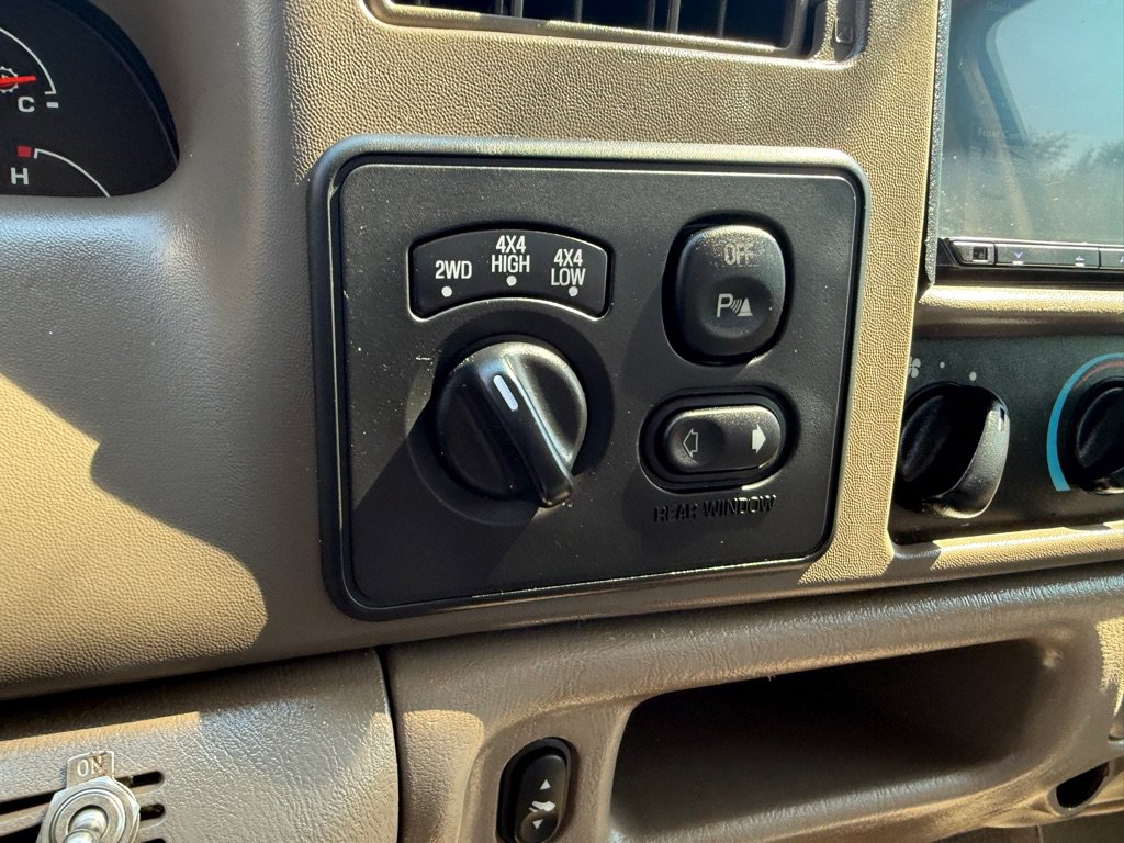 Used 2004 Ford F350 4x4 Crew Cab Super Duty image 26
