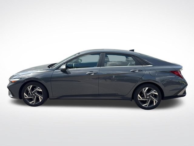 Used 2024 Hyundai Elantra Limited FWD image 2
