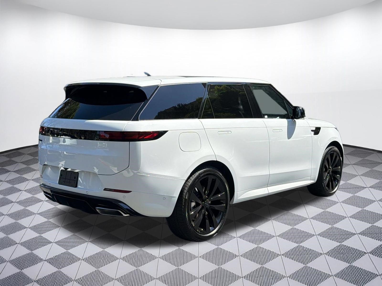 New 2026 Land Rover Range Rover Sport Dynamic SE AWD/4WD image 9