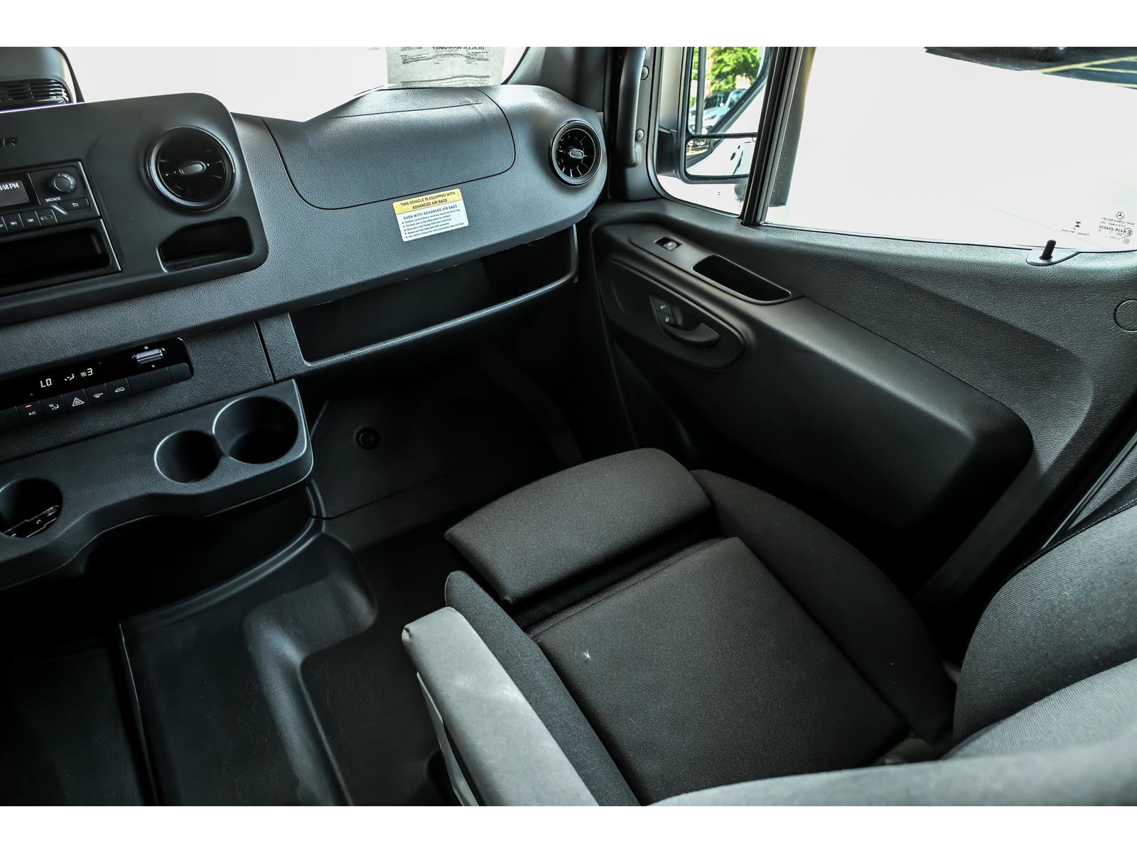 Used 2025 Mercedes-Benz Sprinter 2500 image 7